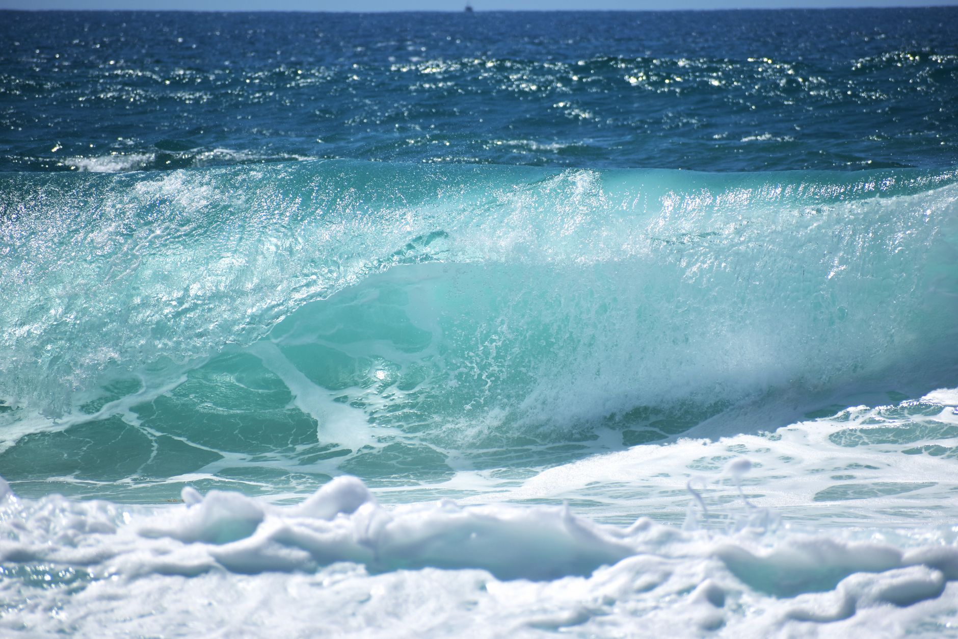 wave splashing in ocean